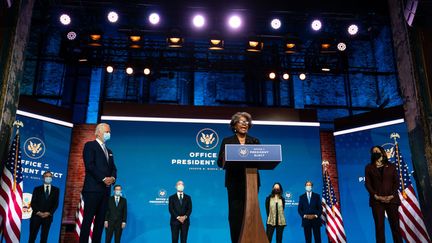 Linda Thomas-Greenfield s'exprime sur scène lors de la présentation par le Président élu Joe Biden des membres de son cabinet à Wilmington dans le Delaware. Le président élu et la vice-présidente élue Kamala D. Harris ont présenté Antony Blinken, secrétaire d'État, Alejandro Mayorkas, secrétaire à la sécurité intérieure, Avril Haines, directrice du renseignement national, Linda Thomas-Greenfield, ambassadrice des États-Unis aux Nations unies, Jake Sullivan, conseiller à la sécurité nationale, et John Kerry, envoyé spécial du président pour le climat. (THE WASHINGTON POST / THE WASHINGTON POST)