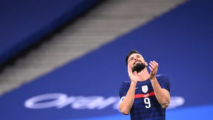 Face à la Finlande mercredi dernier, Olivier Giroud a été transparent (FRANCK FIFE / AFP)