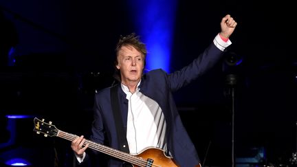 Paul McCartney, le 14 octobre 2016 en concert en Californie (Etats-Unis). (KEVIN WINTER / GETTY IMAGES NORTH AMERICA)