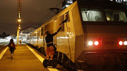 Le train de nuit Nice-Paris au depart de la gare d'Austerlitz, à Paris, le 18 novembre 2017.&nbsp; (MAXPPP)