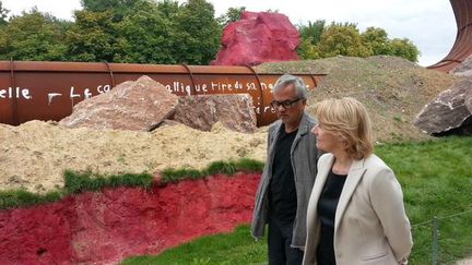 &nbsp; (Anish Kapoor, avec la présidente du château, Catherine Pégard © RADIOFRANCE/ Jérôme Jadot)