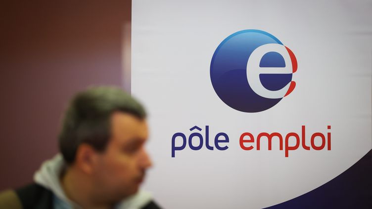 The logo of Pôle Emploi, in an agency in Montbéliard.  (LIONEL VADAM / MAXPPP)