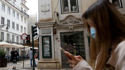 A Lisbonne le 18 juin 2021, le gouvernement a décidé&nbsp;de nouvelles mesures de restrictions sanitaires pour lutter contre la progression du variant Delta qui concerne 70% des contaminations dans la capitale.&nbsp; (PEDRO FIUZA / NURPHOTO / AFP)