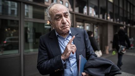 L'homme d'affaires Ziad Takieddine à son arrivée dans les bureaux de l'office anti-corruption à Nanterre (Hauts-de-Seine), le 17 novembre 2016. (PHILIPPE LOPEZ / AFP)