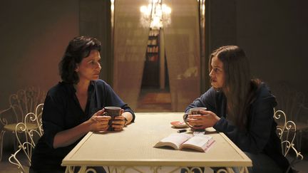 Juliette Binoche et Lou de Laâge dans "L'attente" 
 (Bellissima Films )