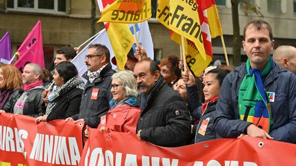 Plusieurs syndicats dont la CGT (avec son secrétaire général Philippe Martinez, troisième en partant de la gauche sur la photo), Solidaires ou encore l'Unef&nbsp;ont appelé à la mobilisation jeudi 29 septembre sur les retraites et les salaires.&nbsp; (HENRIQUE CAMPOS / HANS LUCAS)