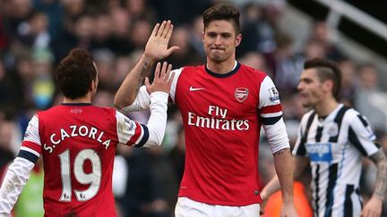 Olivier Giroud et Santi Cazorla, les joueurs d'Arsenal