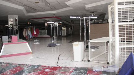 Un magasin pillé, mercredi 27 avril, à&nbsp;Maracaibo (Venezuela). (REUTERS)