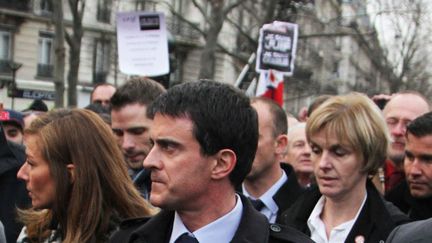 &nbsp; (Le Premier ministre, Manuel Valls, ici au rassemblement du 11 janvier, répond à "l'imposture" dénoncée par Emmanuel Todd © SEVGI/SIPA)