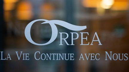 Le groupe Orpea est dans la tourmente depuis les révélations, en janvier 2022, du livre-enquête "Les Fossoyeurs". Photo d'illustration. (LOIC VENANCE / AFP)