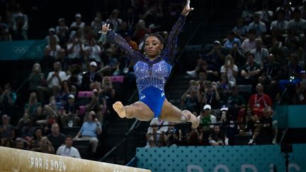 La gymnaste Simone Biles lors des Jeux de Paris, à l'Arena de Bercy, le 1er août 2024. (FEDERICO PESTELLINI / PANORAMIC / AFP)