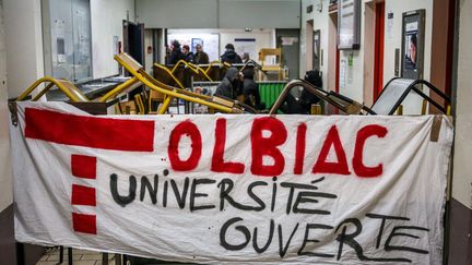 Blocage sur le site de Tolbiac à l'université Paris 1-Panthéon Sorbonne, en mars et avril 2018. (MAXPPP)