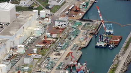 Vue a&eacute;rienne de la centrale nucl&eacute;aire de Fukushima (Japon), le 9 juillet 2013. (KYODO NEWS / AP / SIPA)