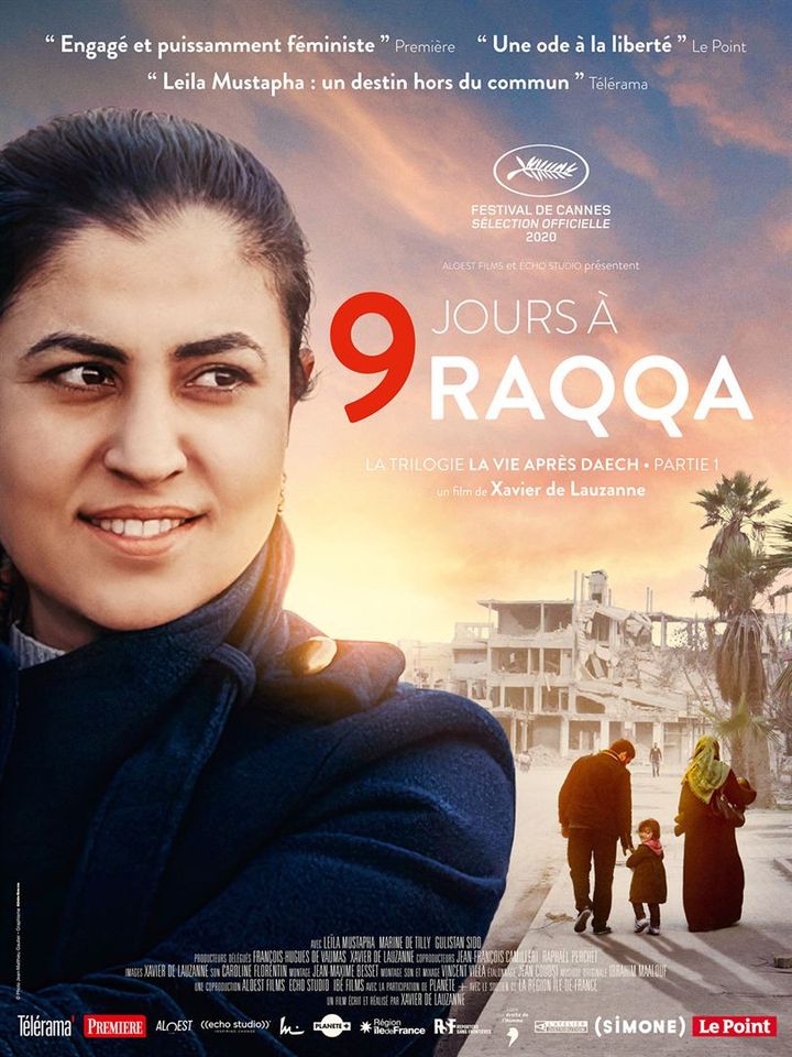 Leila Mustapha sur l'affiche du film "9 jours à Raqqa" de Xavier de Lauzanne.&nbsp; (ALOEST FILMS ET ECHO STUDIO / ALLOCINE)