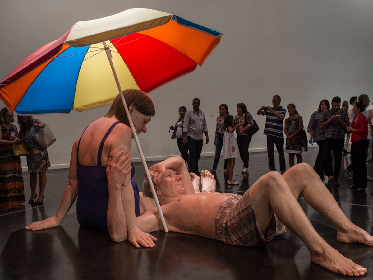 Ron Mueck expose ses sculptures troublantes à Rio