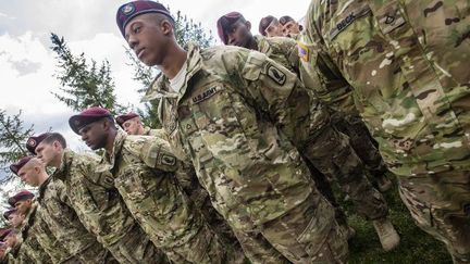 Ces parachutistes américains ont été déployés, le 20 avril 2015, dans l'ouest de l'Ukraine pour entraîner les soldats ukrainiens. (Oleksandr Rupeta/AFP)