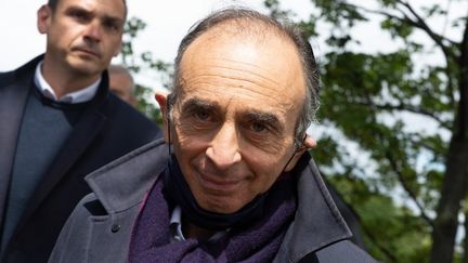 Eric Zemmour lors d'un rassemblement de soutien aux policiers, à Paris, le 19 mai 2021. (GEORGES GONON-GUILLERMAS / HANS LUCAS / AFP)