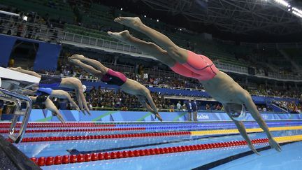 Le départ de la finale&nbsp;olympique du 200 m nage libre, lundi 8 août 2016, à Rio (Brésil). (REUTERS)