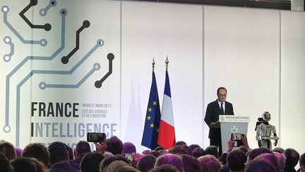 François Hollande, président de la République, a lancé le plan FranceIA &nbsp;à la cité des Sciences à Paris, le 21 mars 2017. (RADIO FRANCE / JEROME COLOMBAIN)