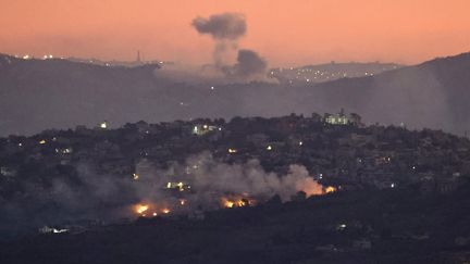 Des frappes touchent plusieurs localités du sud du Liban, le 24 octobre 2024. (RAMIZ DALLAH / ANADOLU / AFP)