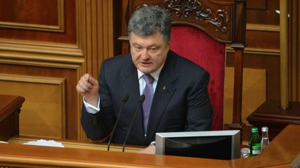 Le pr&eacute;sident ukrainien Petro Poroshenko, le 19 juin 2014. (EVGENY KOTENKO / AFP)