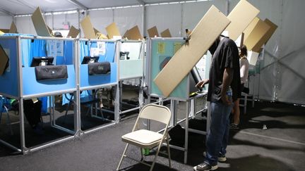 Un bureau de vote à Las Vegas (Etats-Unis), le 3 novembre 2020.&nbsp; (RONDA CHURCHILL / AFP)