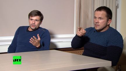 Ruslan Boshirov et Alexander Petrov, les deux suspects de l'affaire Skripal, interviewés par la chaîne russe RT, le 13 septembre 2018.&nbsp; (RT)