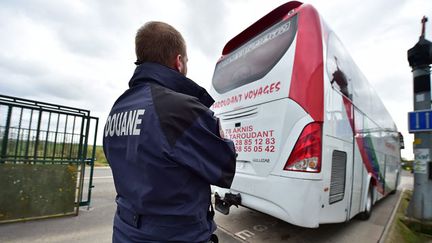 &nbsp; (Des dizaines de milliers de policiers et de douaniers sont mobilisés pendant un mois © MaxPPP)