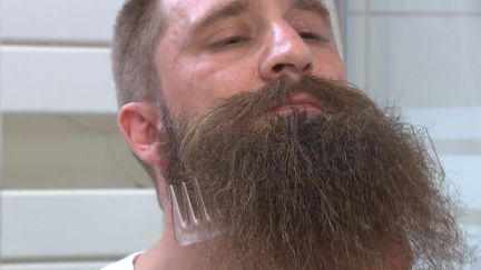 La barbe, un nid à bactéries ?