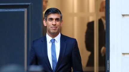 Rishi Sunak, nouveau Premier ministre du Royaume-Uni, à la porte du siége du Parti conservateur, à Londres le 24 octobre 2022. (LI YING / XINHUA)