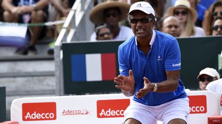 Yannick Noah, au stade Vélodrome de&nbsp;Baie-Mahault (Guadeloupe), le 5 mars 2016. (MIGUEL MEDINA / AFP)