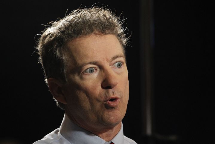 Rand Paul lors d'une interview sur la cha&icirc;ne Fox News, le 7 avril 2015. (JOHN SOMMERS / REUTERS)