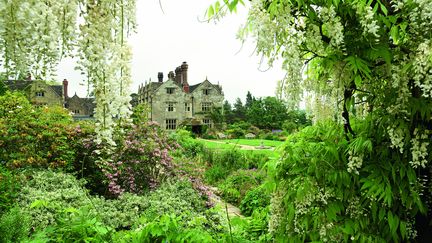 Gravetye Manor a été créé en 1885 par William Robinson. (ISABELLE MORAND / ULMER / RADIO FRANCE / FRANCE INFO)