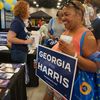 Une militante démocrate lors de la North Georgia State Fair à Marietta, en Géorgie (Etats-Unis), le 21 septembre 2024. (MARIE-VIOLETTE BERNARD / FRANCEINFO)