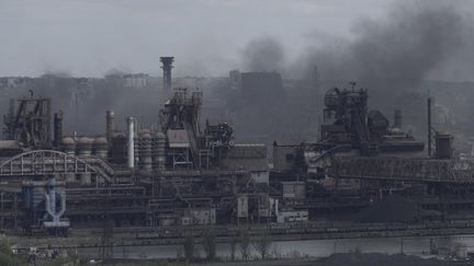 L'aciérie Azovstal, à Marioupol (Ukraine), le 10 mai 2022. (STRINGER / AFP)