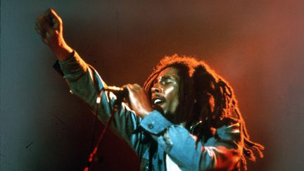 Le chanteur Bob Marley en concert. (MICHAEL OCHS ARCHIVES / MICHAEL OCHS ARCHIVES via GETTY IMAGES)