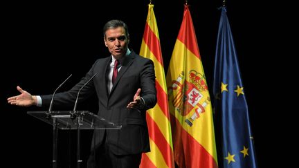 Le Premier ministre espagnol, Pedro Sanchez, lors d'un discours au théâtre du Liceu, à Barcelone, le 21 juin 2021. (LLUIS GENE / AFP)