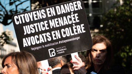 Des avocats manifestaient à Paris, le 9 octobre 2018. (- / AFP)