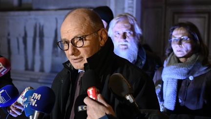 L'avocat Bernard Boulloud au palais de justice de Chambéry. (JEAN-PHILIPPE KSIAZEK / AFP)