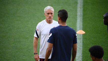 Didier Deschamps à l'entraînement au stade Nandor de Budapest, le 22 juin (FRANCK FIFE / AFP)