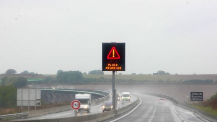 Le 13 octobre, pr&egrave;s d'Amiens. Une vigilance orange a &eacute;t&eacute; d&eacute;clench&eacute;e notamment dans la Somme pour des fortes pluies. (FRÉDÉRIC DOUCHET / MAXPPP)