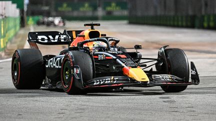 Le pilote néerlandais Max Verstappen (Red Bull) lors des essais libres du Grand Prix de Singapour, vendredi 30 septembre 2022. (ROSLAN RAHMAN / AFP)