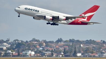 Un Airbus A380 décolle de l'aéroport de Sydney, le 7 février 2019. (PETER PARKS / AFP)