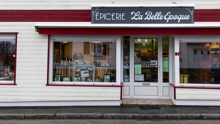 La devanture de l'épicerie-bar La Belle Epoque,&nbsp;le 8 février 2019. (MATHILDE GOUPIL / FRANCEINFO)