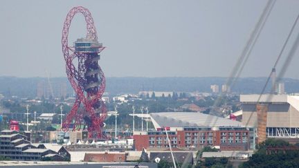 Anish Kapoor et son &quot;Orbit&quot; rattrapés par un conflit social.
 (Andrew Cowie / AFP)