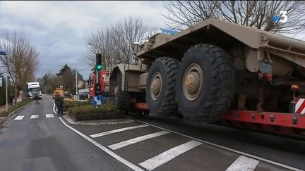 Salon Rétromobile : le gigantesque T100 fait route vers Paris