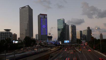 Vue de Tel-Aviv en Israël (photo d'illustration). (AHMAD GHARABLI / AFP)