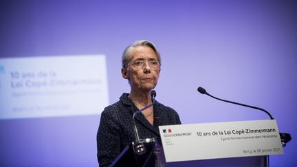 La ministre du Travail, Elisabeth Borne, lors d'un évènement au ministère de l'Economie et des Finances, le 26 janvier 2021. (ARTHUR NICHOLAS ORCHARD / HANS LUCAS / AFP)