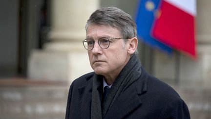 Vincent Peillon, le ministre de l'Education, &agrave; l'Elys&eacute;e, &agrave; la sortie du Conseil des ministres, le 29 janvier 2014. (ALAIN JOCARD / AFP)