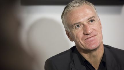 Le s&eacute;lectionneur fran&ccedil;ais Didier Deschamps pose le 12 d&eacute;cembre 2014 &agrave; Paris.&nbsp; (MAXPPP)